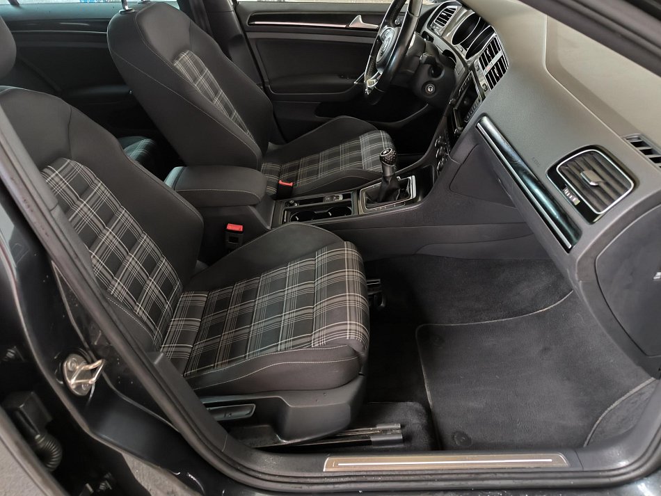 Volkswagen Tiguan 2.0TDi R-Line 4x4