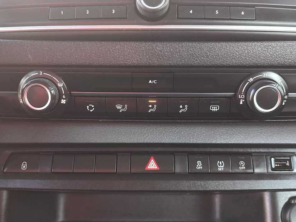 Citroën Jumpy 2.0HDi  L3 8míst