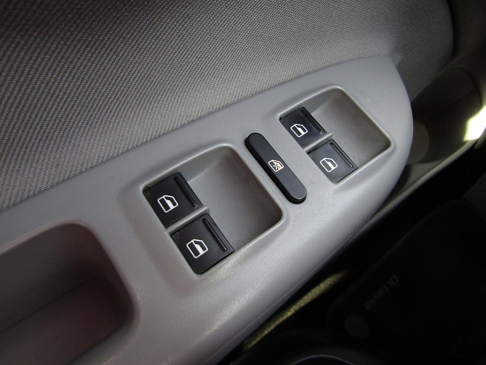 Škoda Octavia II 2.0TDi Ambiente