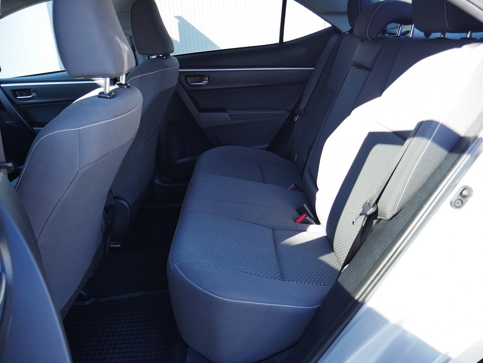 Toyota Corolla 1.6 VVT-i 