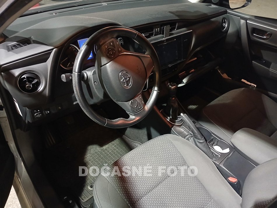Toyota Corolla 1.6 VVT-i 