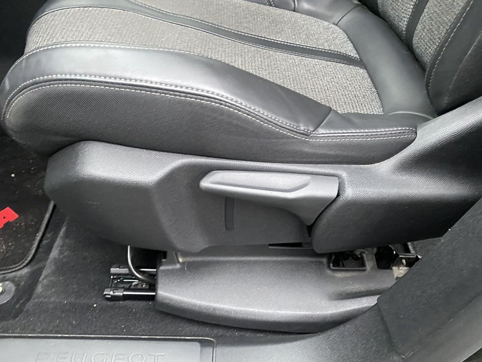 Peugeot 5008 1.2PT Allure