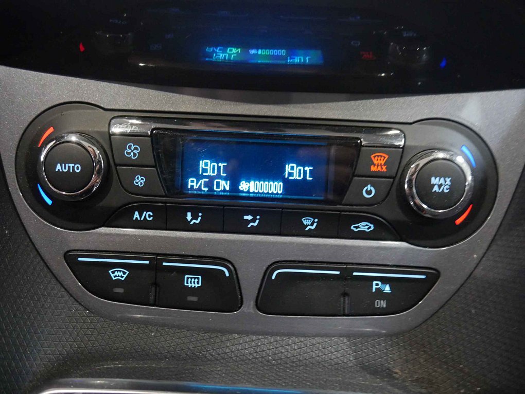 Ford Tourneo Connect 1.6TDCi Titanium MAXi 7míst