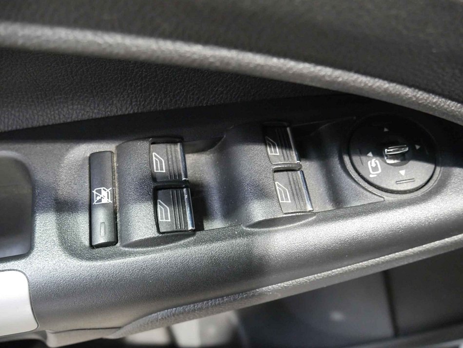 Ford Tourneo Connect 1.6TDCi Titanium MAXi 7míst