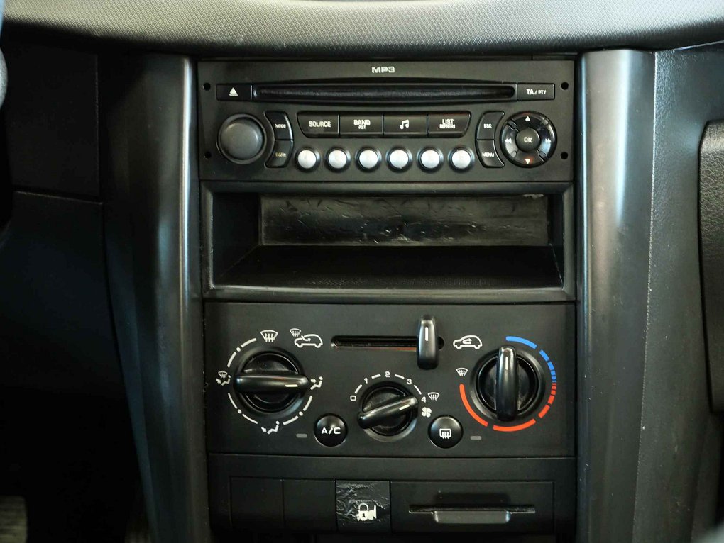 Peugeot 207 1.4i 
