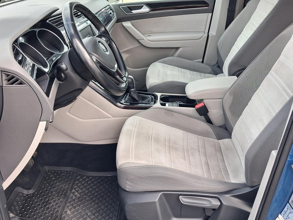 Volkswagen Touran 2.0 TDi 