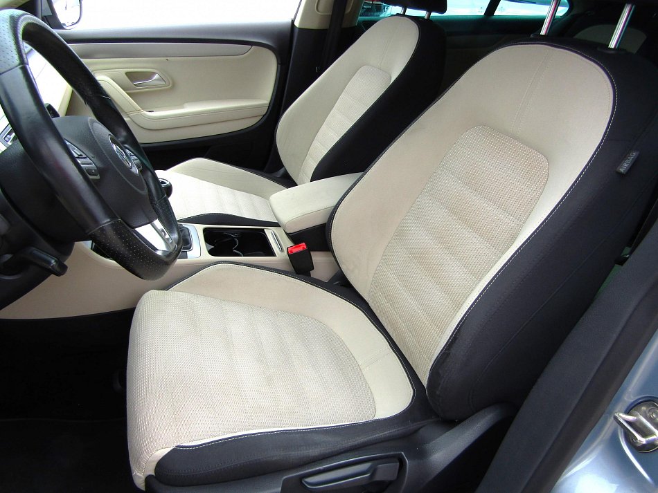 Volkswagen Passat CC 2.0 TDi 