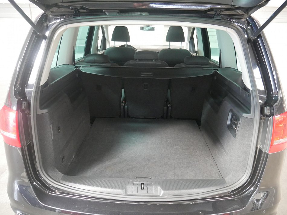 Volkswagen Sharan 2.0 TDi 