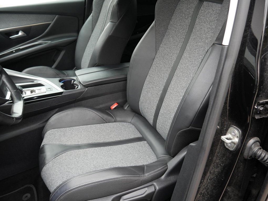 Peugeot 3008 1.2PT Allure