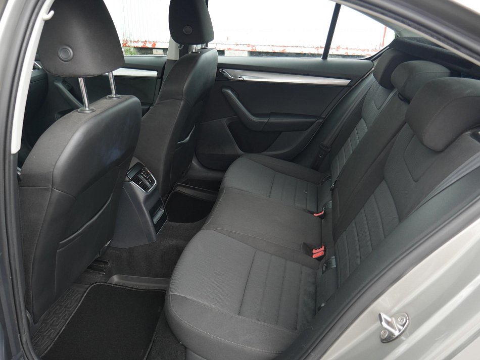 Škoda Octavia III 1.8 TSi Elegance