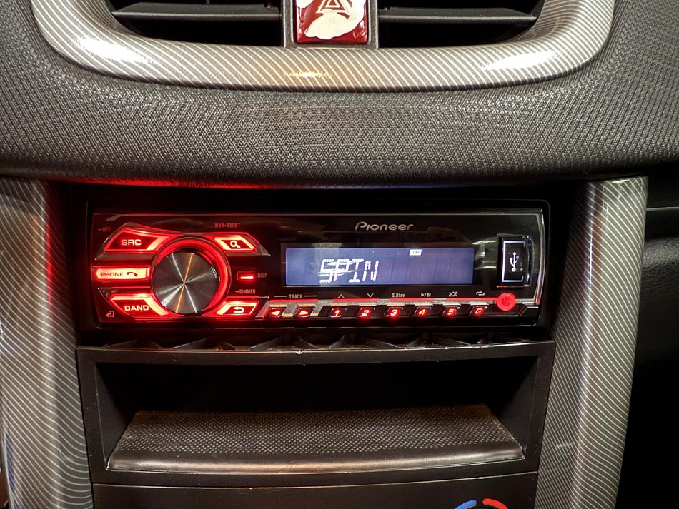 Peugeot 207 1.6i 
