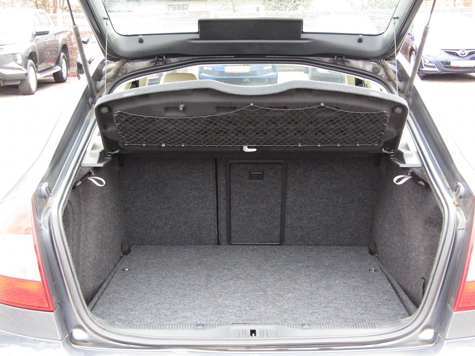 Škoda Octavia II 2.0 TDi Elegance
