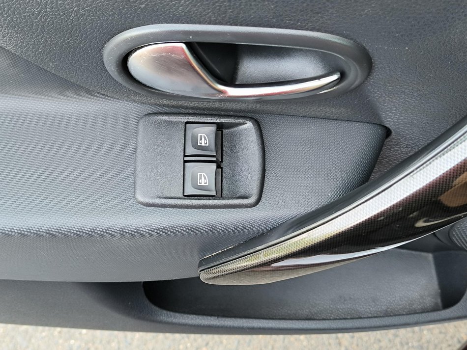 Dacia Sandero 1.0i 
