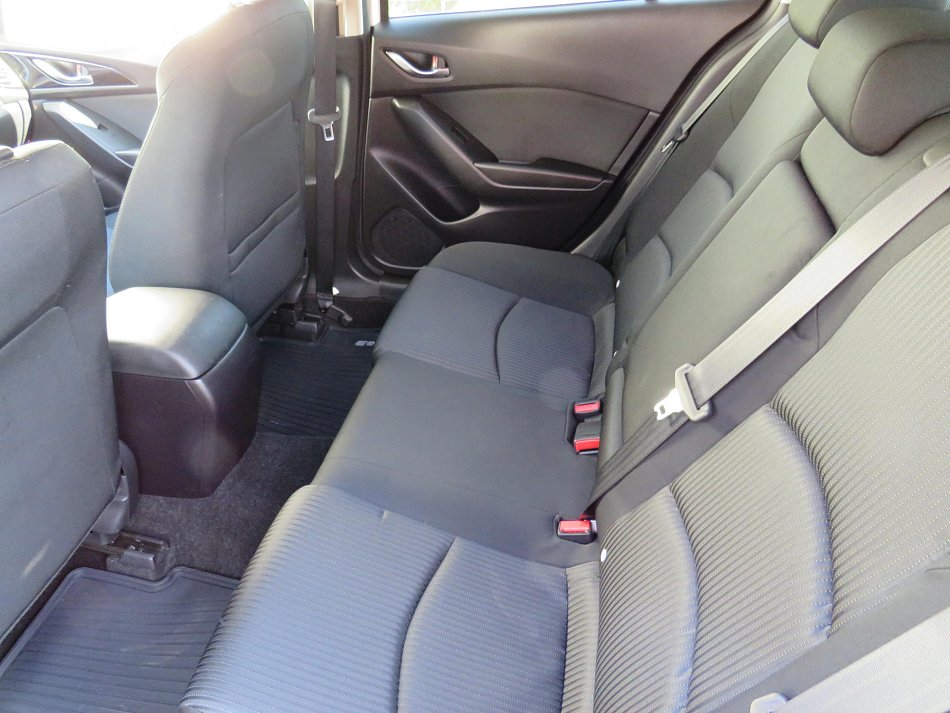 Mazda 3 2.0 i Sport