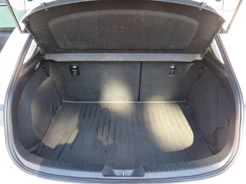 Mazda 3 2.0 i Sport