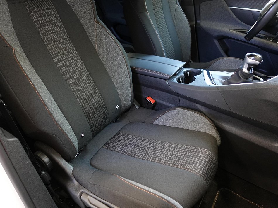 Peugeot 3008 1.2 PT Active