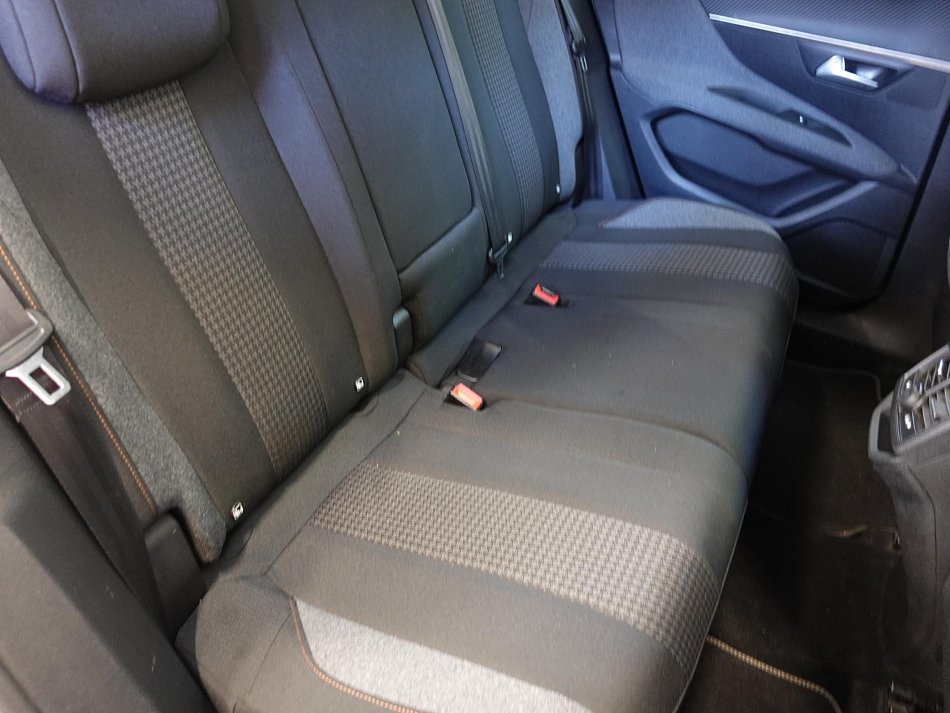 Peugeot 3008 1.2 PT Active