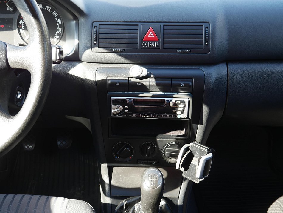 Škoda Octavia 1.6i 