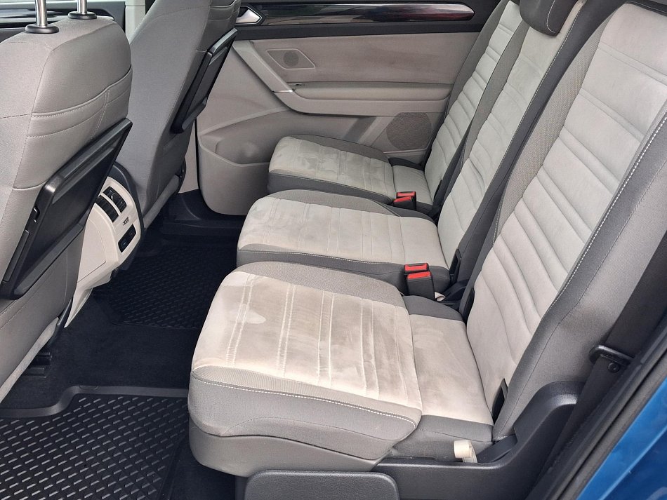 Volkswagen Touran 2.0 TDi 