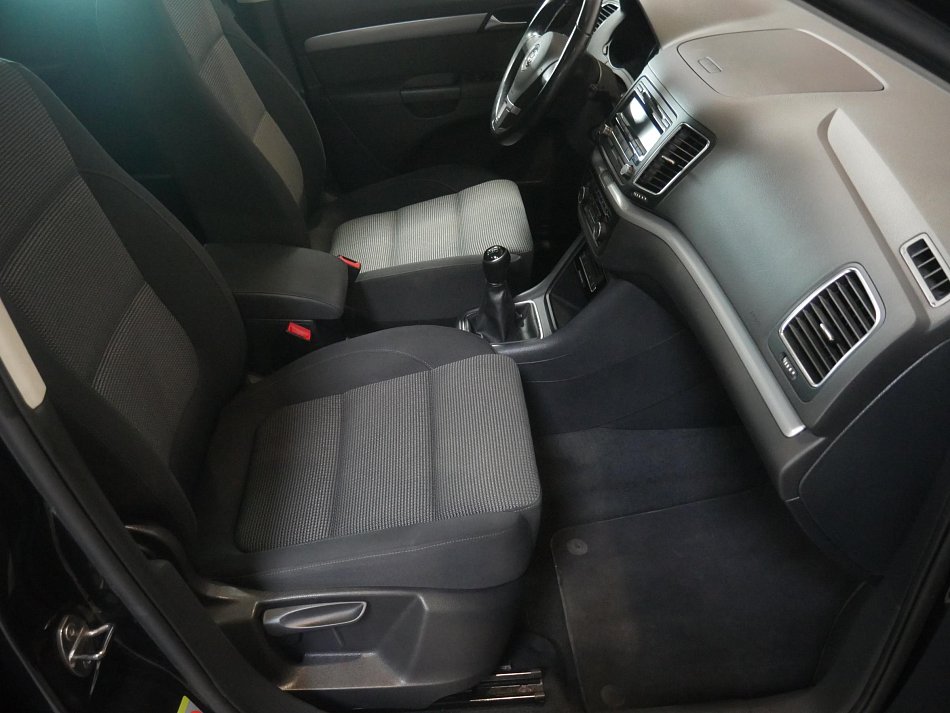 Volkswagen Sharan 2.0 TDi 