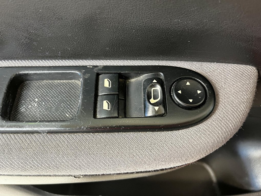 Peugeot 307 1.4 i 