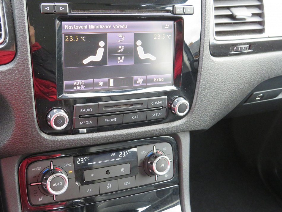 Volkswagen Touareg 3.0 TDi 