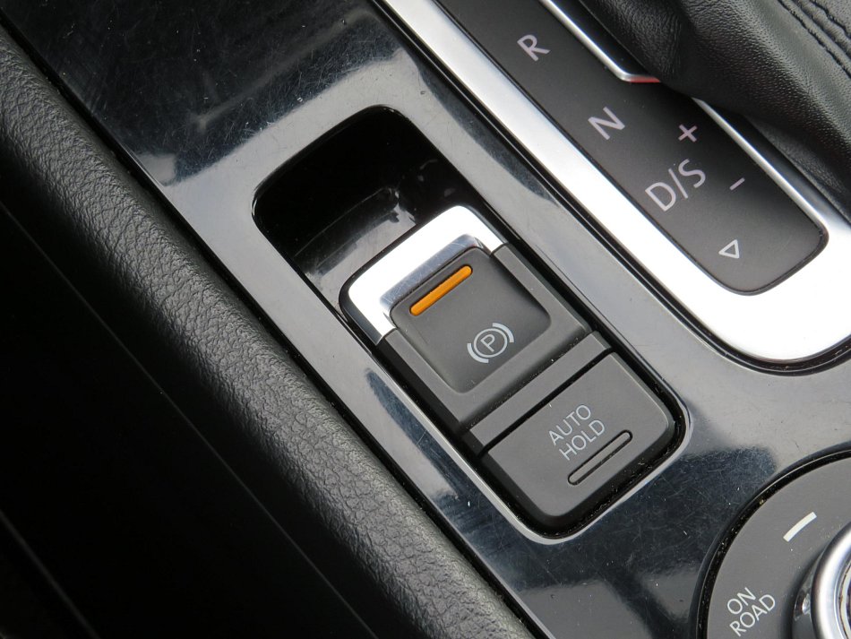 Volkswagen Touareg 3.0 TDi 