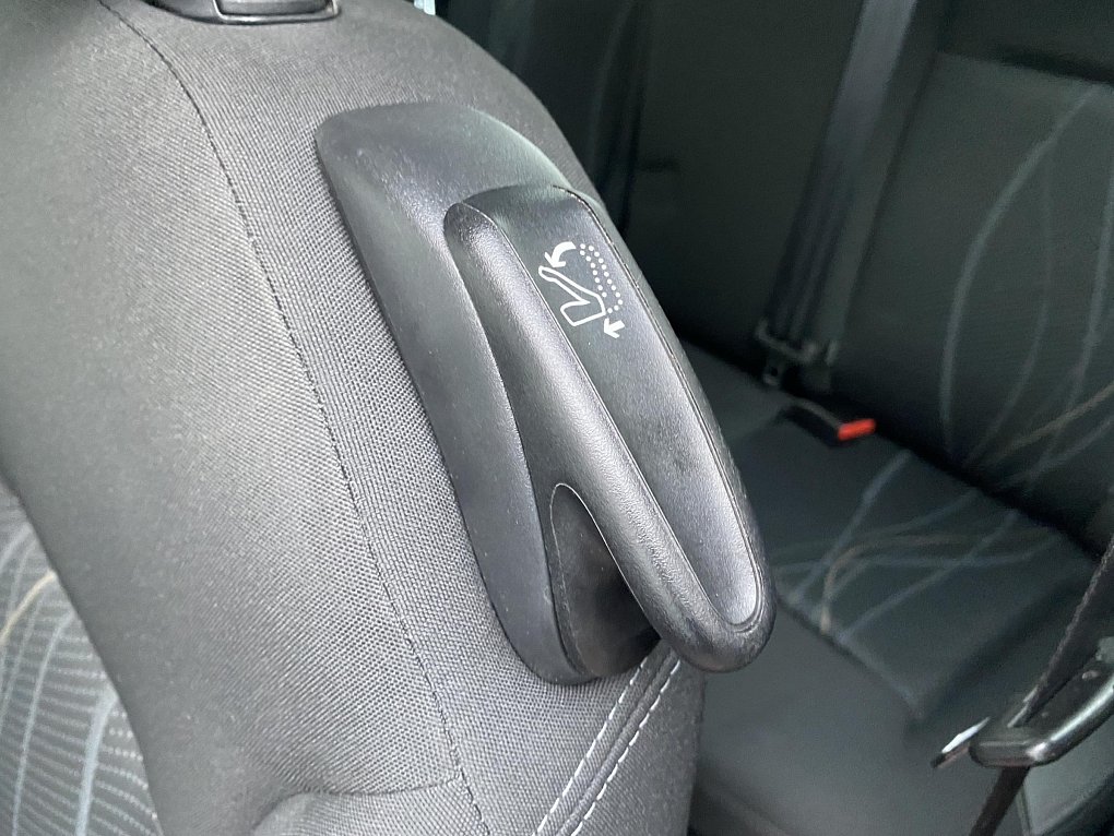 Peugeot 208 1.2i Active