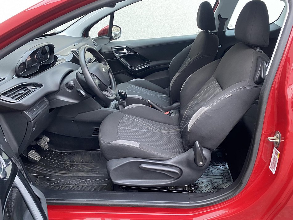 Peugeot 208 1.2i Active