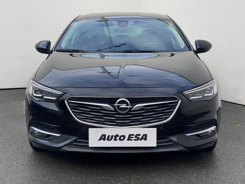 Opel Insignia 1.5i 
