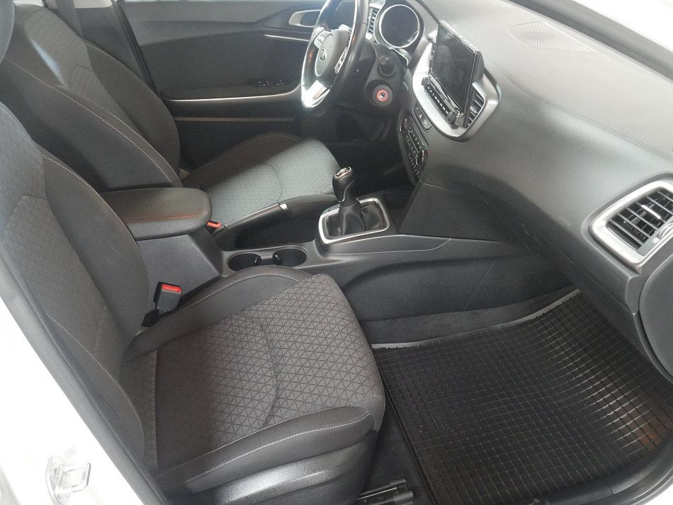 Kia Ceed 1.6 CRDi TOP