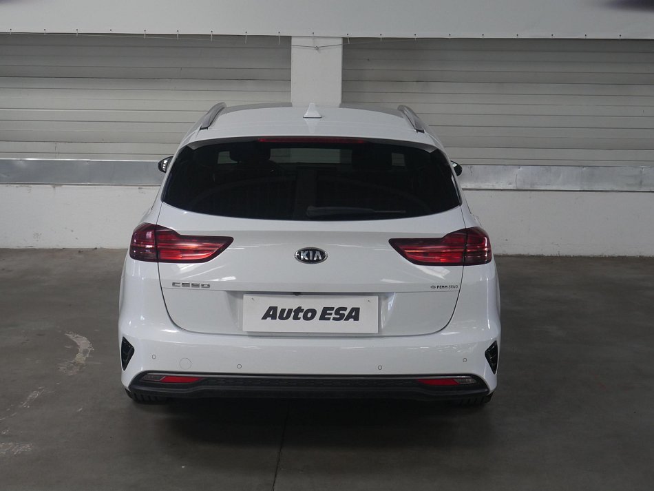 Kia Ceed 1.6 CRDi TOP