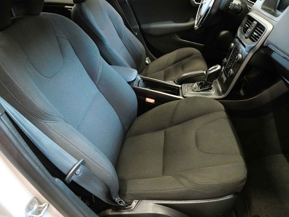 Volvo V40 1.6 D2 Cross Country