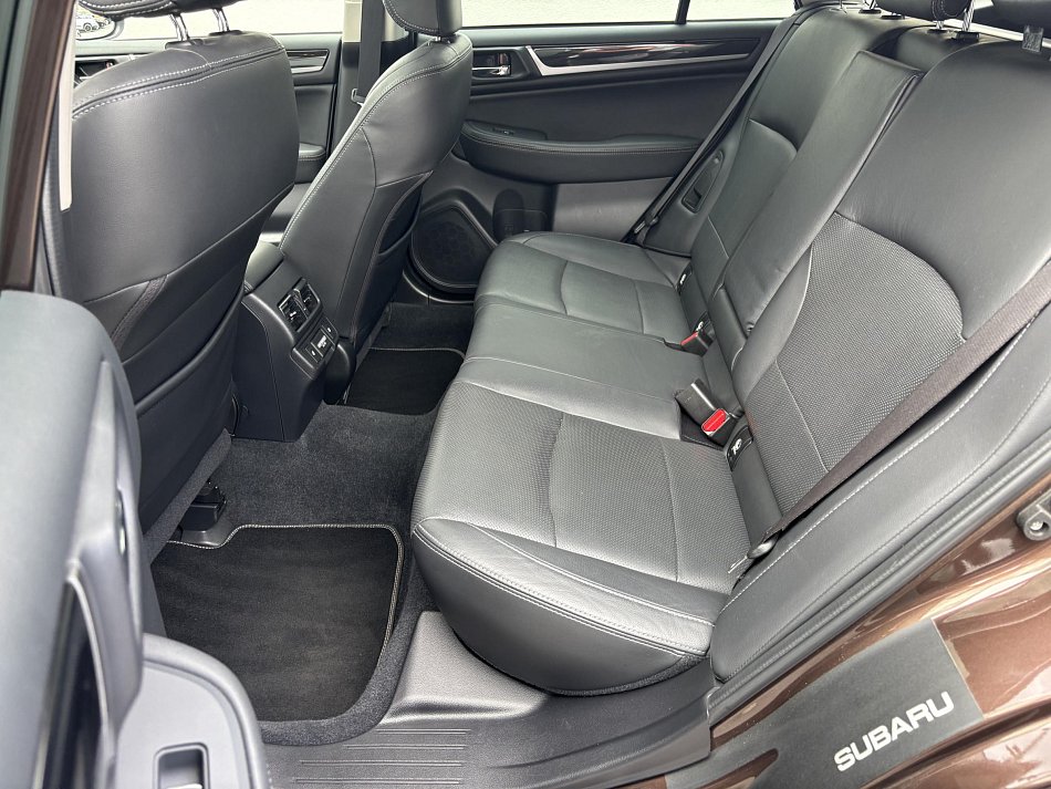 Subaru Outback 2.5i  AWD