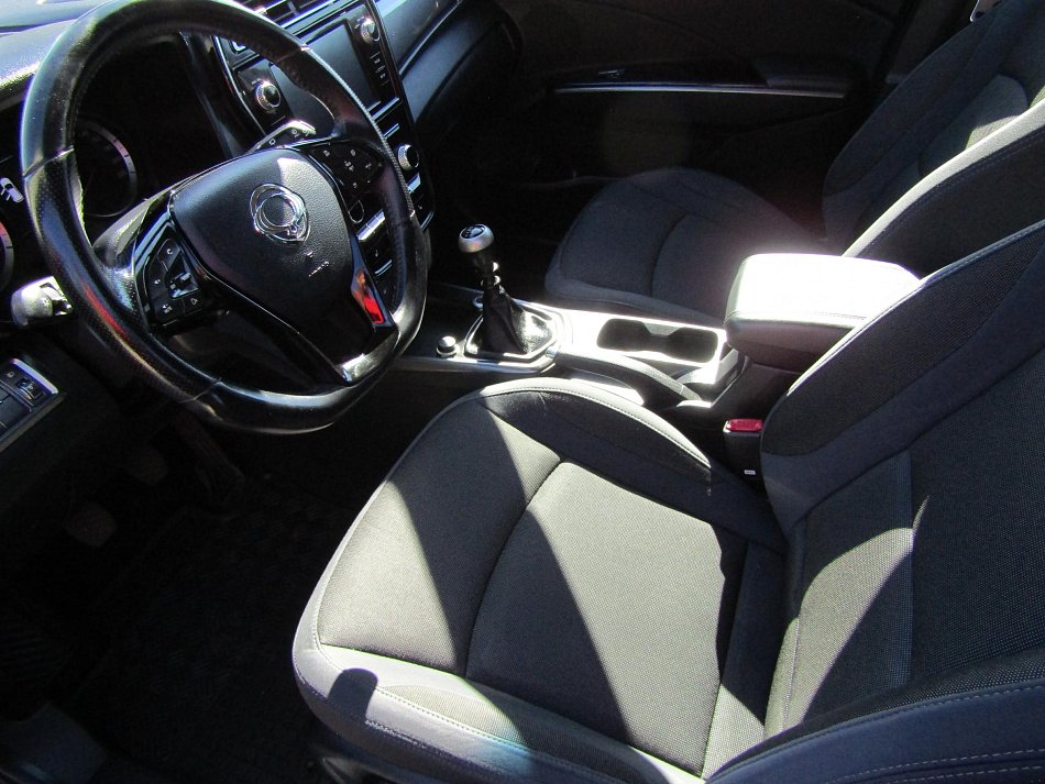 SsangYong Tivoli 1.5i 