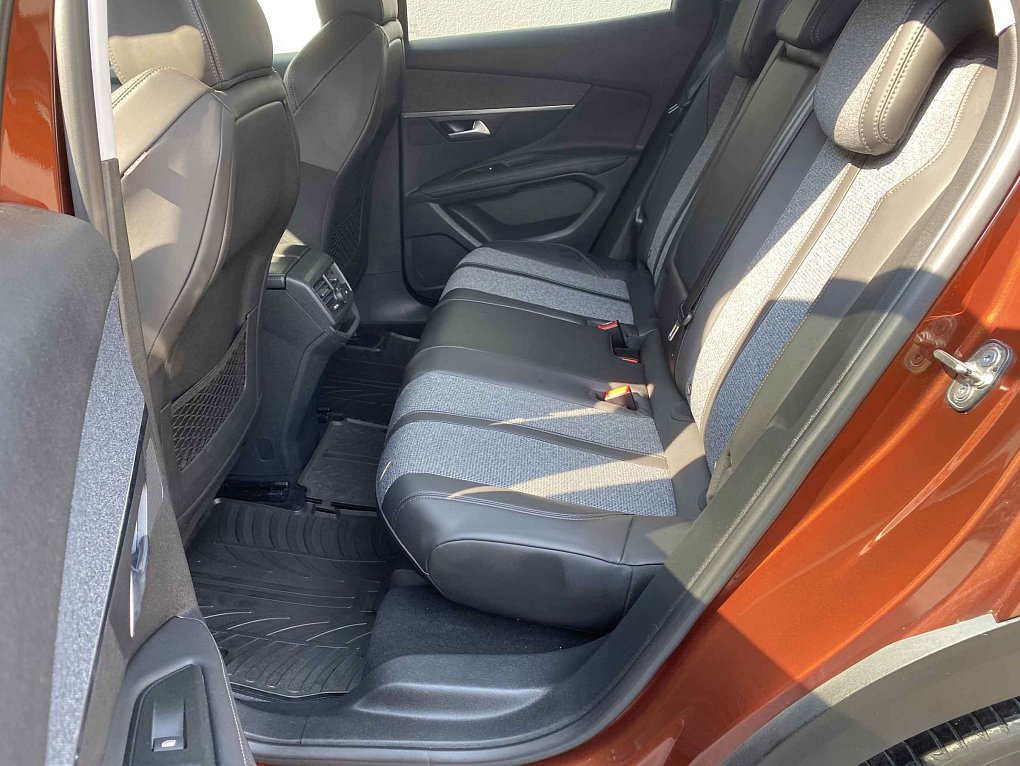 Peugeot 3008 1.2 PT Allure