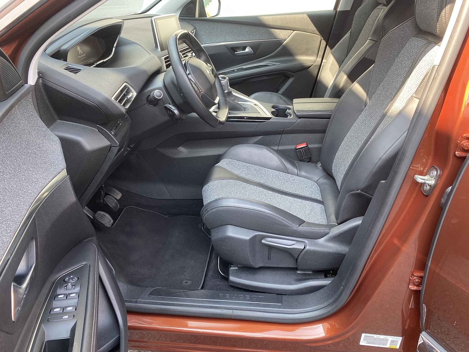 Peugeot 3008 1.2 PT Allure