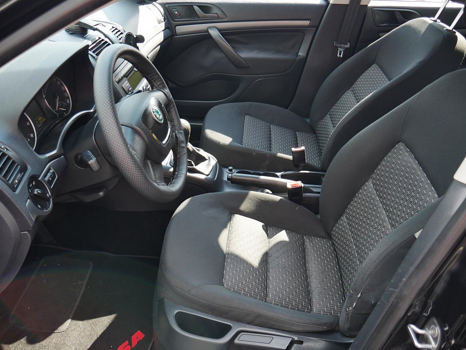 Škoda Octavia II 1.6 MPI 