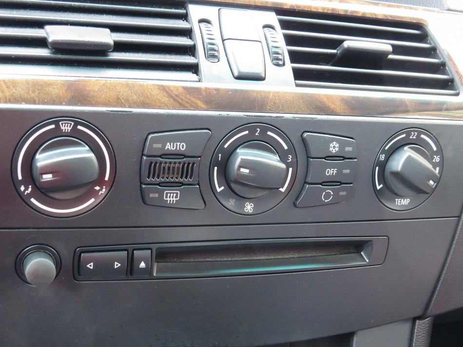 BMW Řada 5 2.2i  520i
