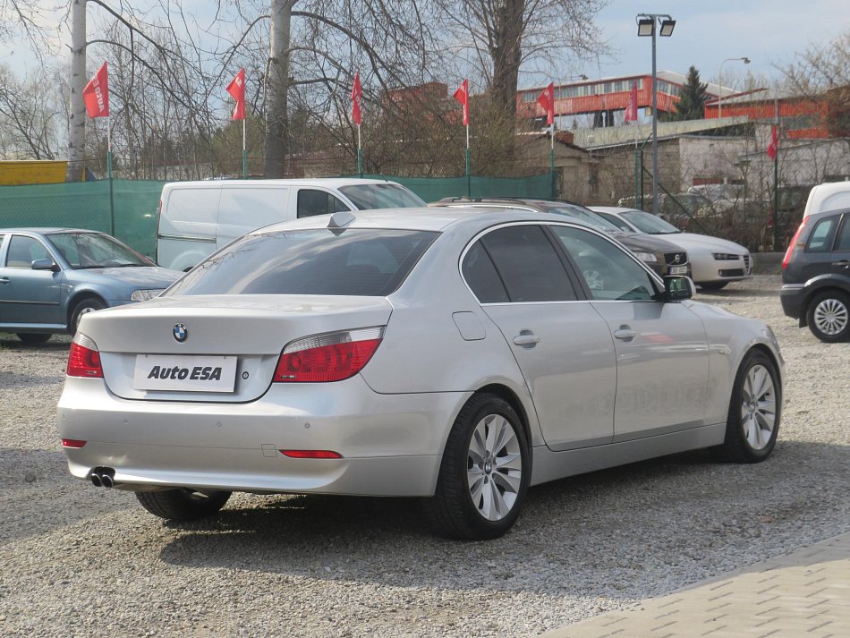 BMW Řada 5 2.2i  520i