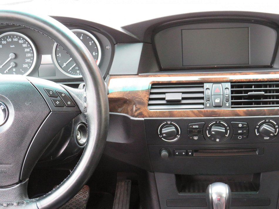 BMW Řada 5 2.2i  520i