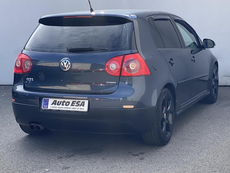 Volkswagen Golf 2.0 TSi 