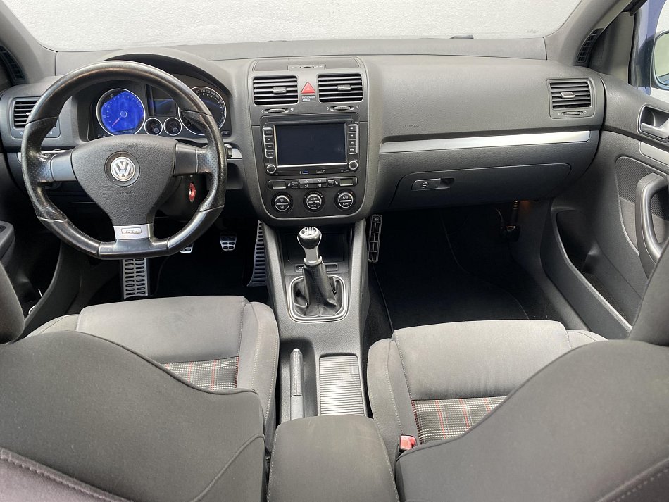 Volkswagen Golf 2.0 TSi 
