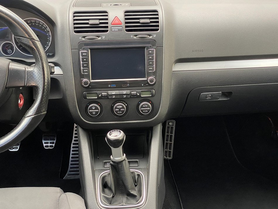 Volkswagen Golf 2.0 TSi 