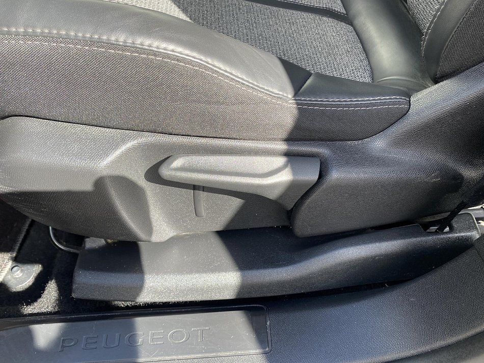 Peugeot 3008 2.0 HDi Allure