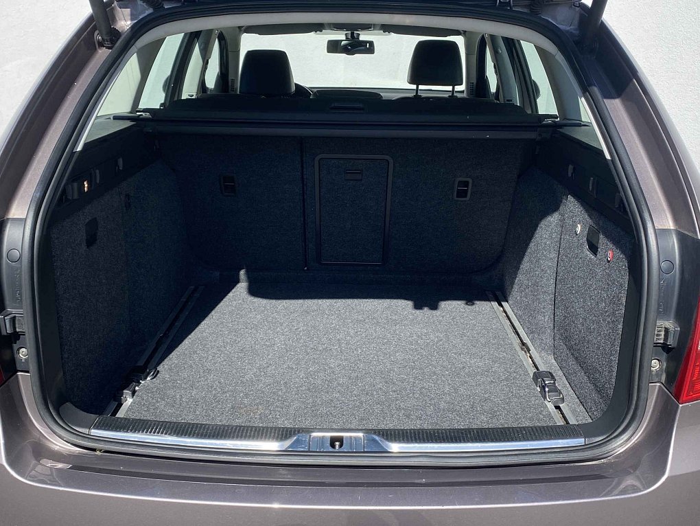 Škoda Superb II 2.0 TDi Elegance