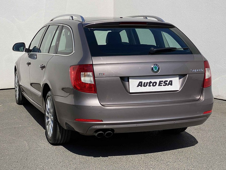 Škoda Superb II 2.0 TDi Elegance
