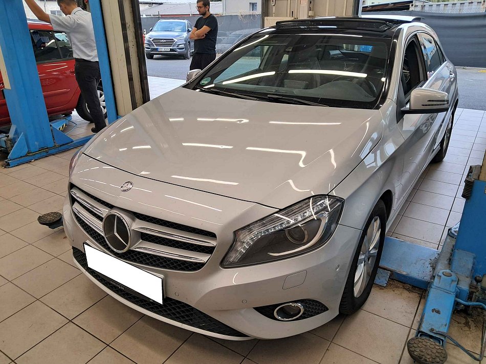 Mercedes-Benz Třída A 1.6i  180