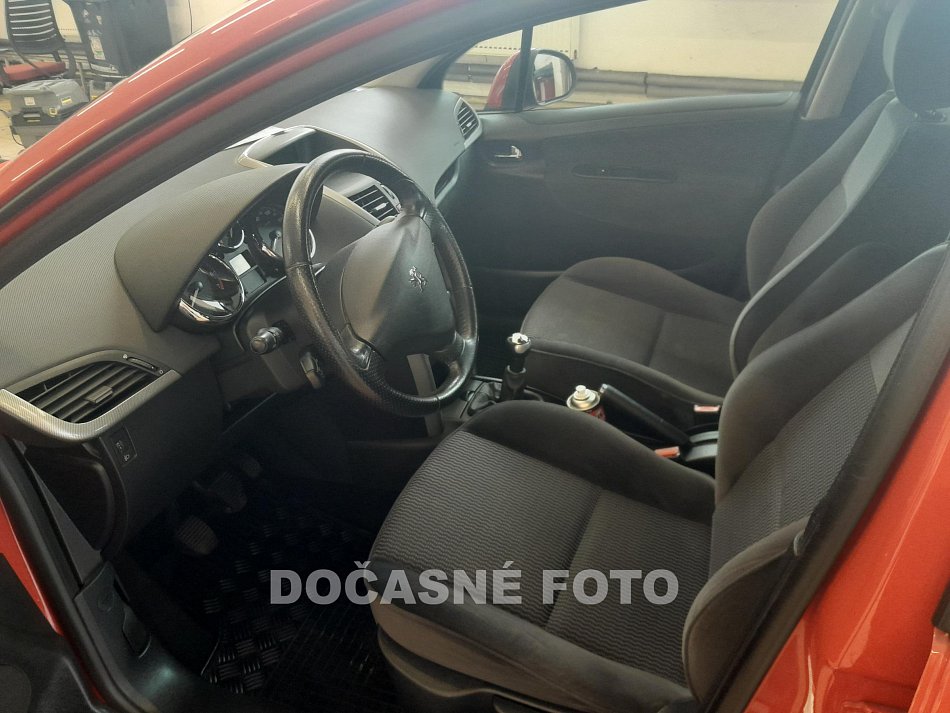 Peugeot 207 1.4 16V 