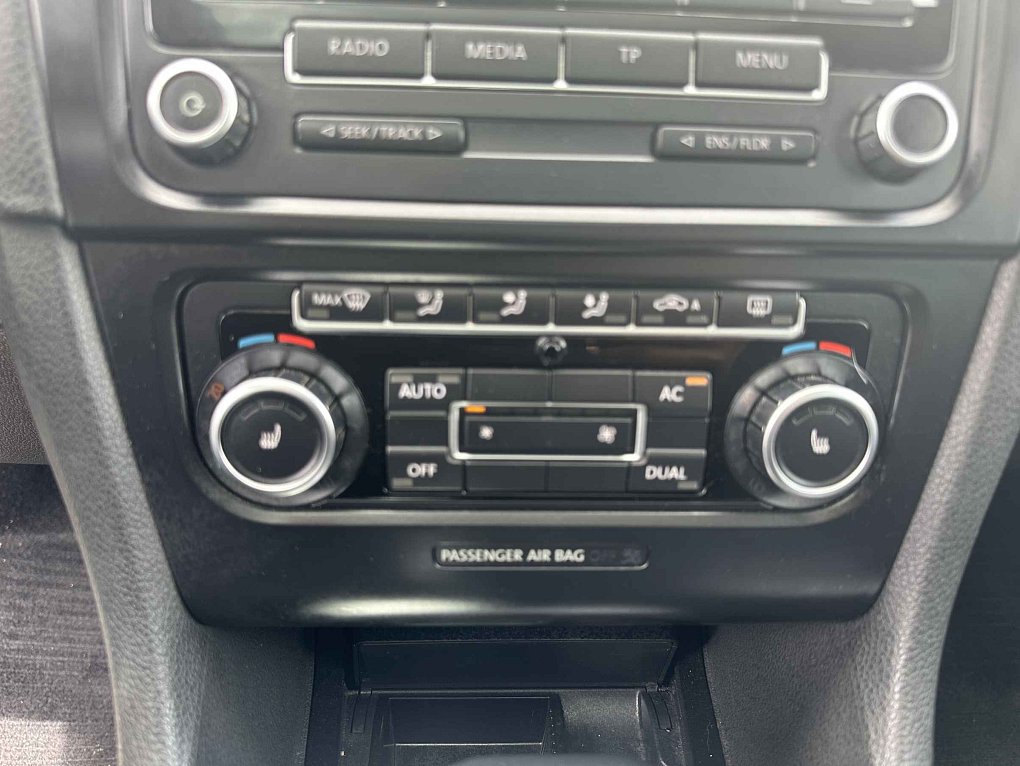 Volkswagen Golf 1.6 TDi 
